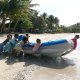 57- Bastien et les enfants de Somosomo tirent l'annexe a l'eau 
